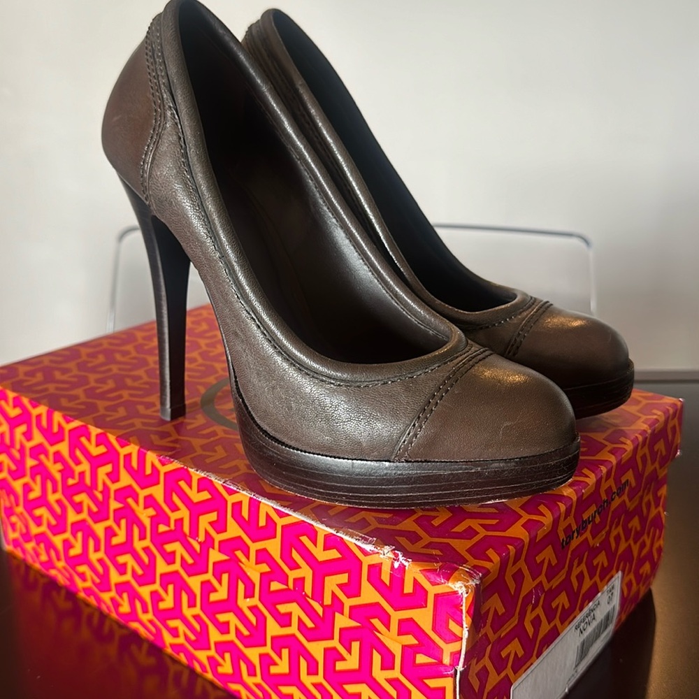 Tory Burch brown leather platform pump size 7